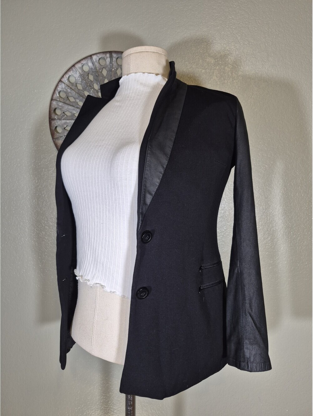 Theory Black Two Tone Leather Look Sleeves Two Button Blazer Jacket Size 2